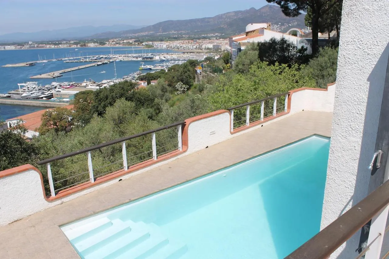 Agi Villa Poncella Roses 0*,