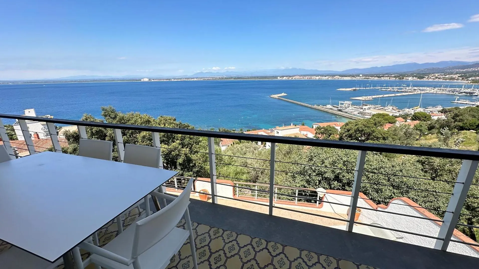 Agi Villa Poncella Roses Holiday home